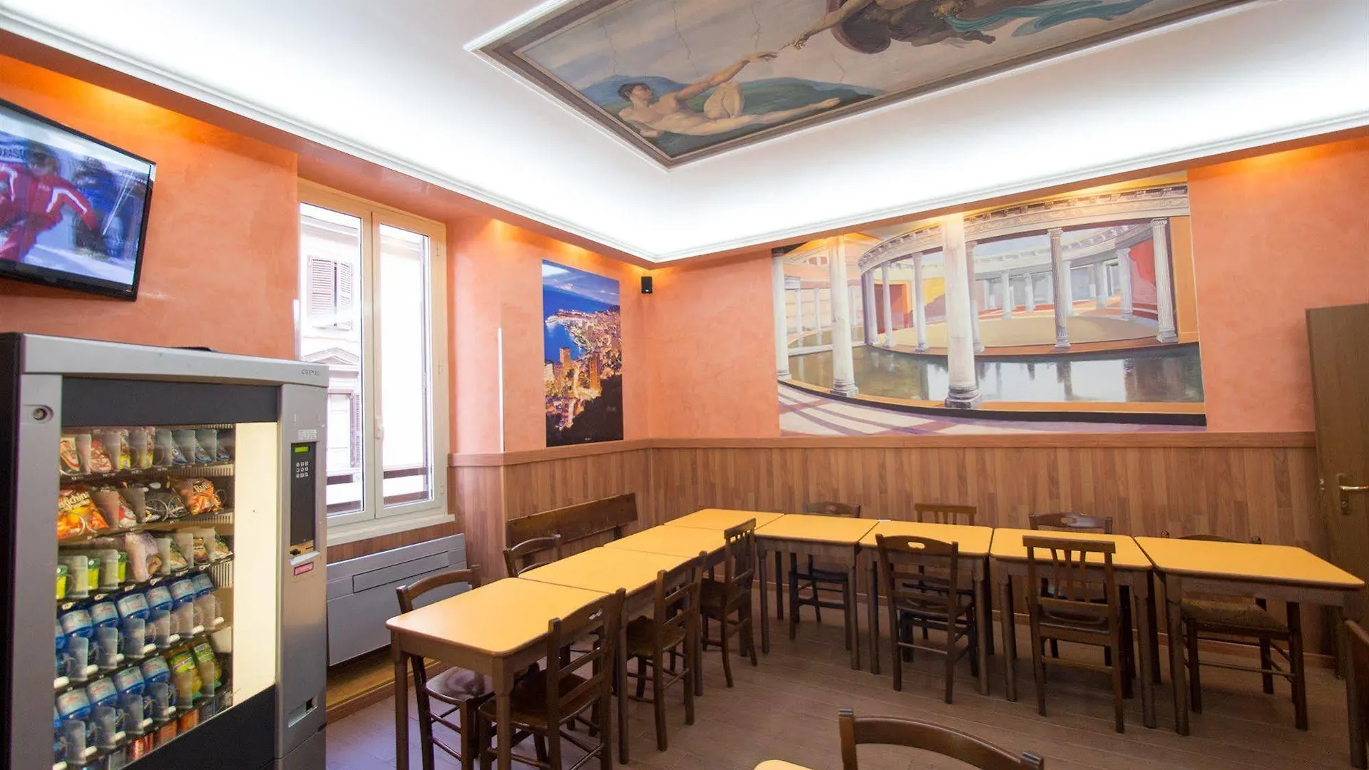 Alessandro Downtown & Bar روما