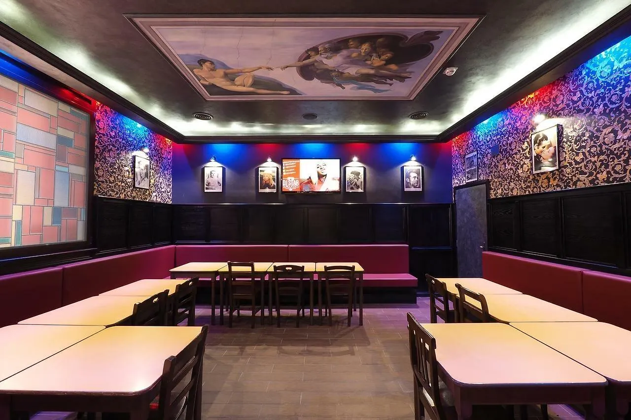 Alessandro Downtown & Bar Rzym Hostel