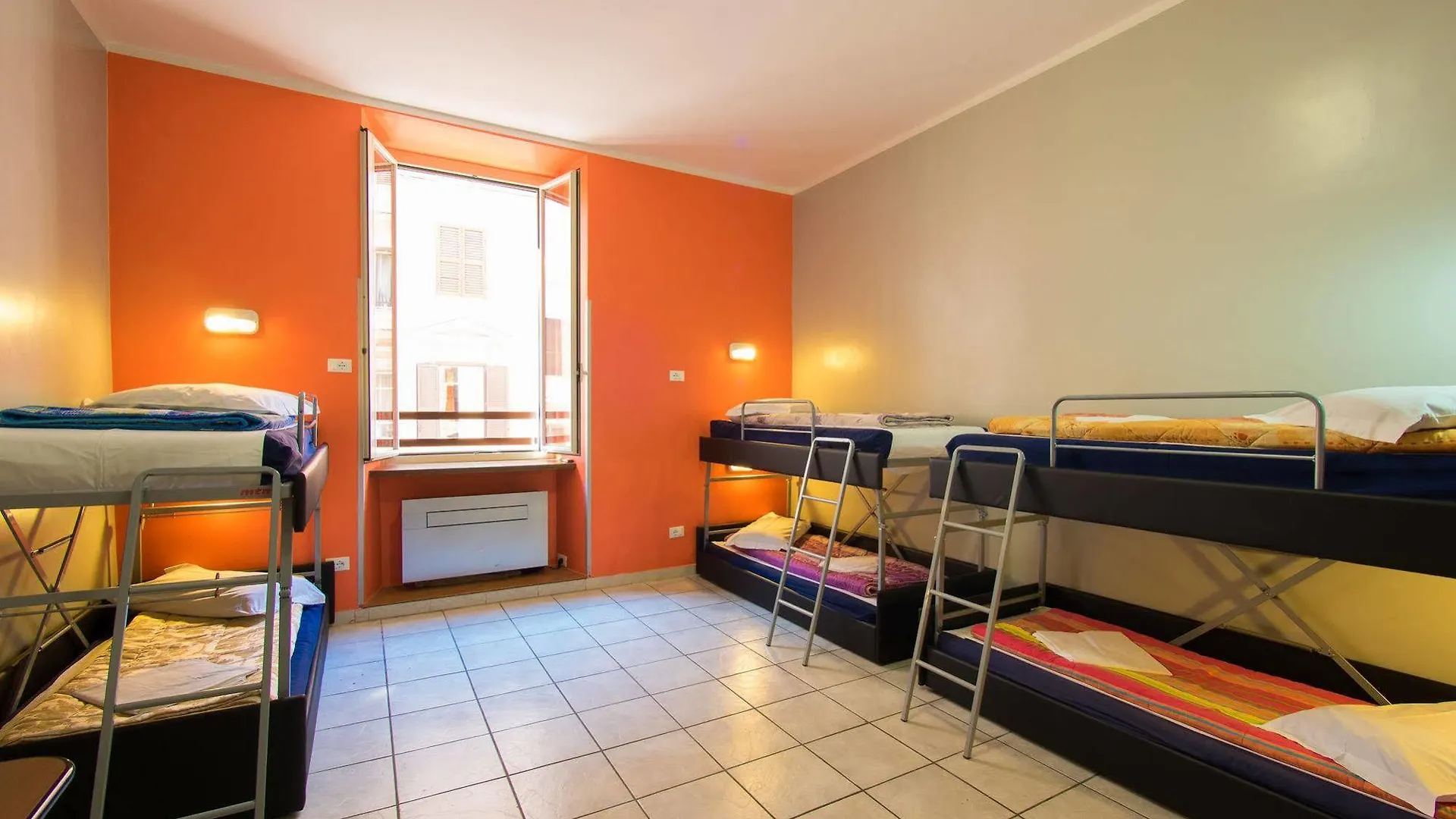Hostel Alessandro Downtown & Bar Rome